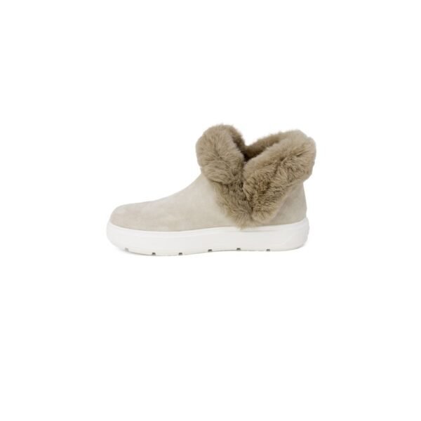 4723216.jpeg Beige Leather Sneaker