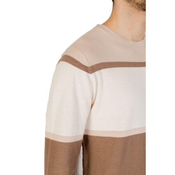 4776254.jpeg Gray Cotton T-Shirt