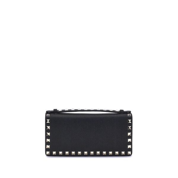 Wallet with chain