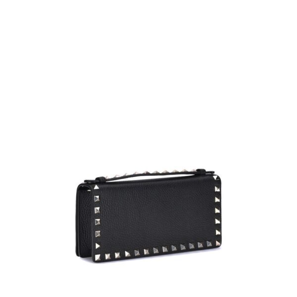 Wallet with chain