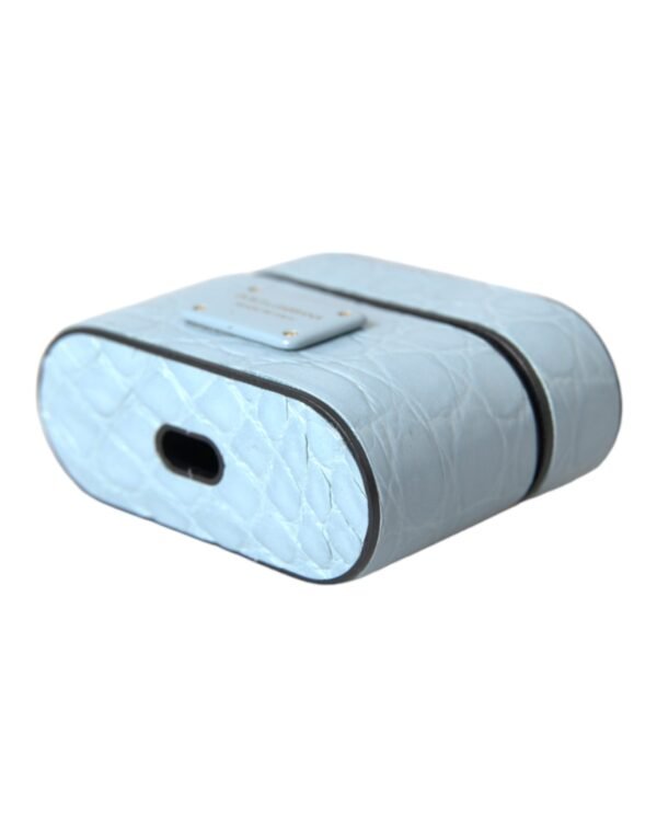 4574260.jpg Light Blue Leather Metal Logo Plaque Airpods Case