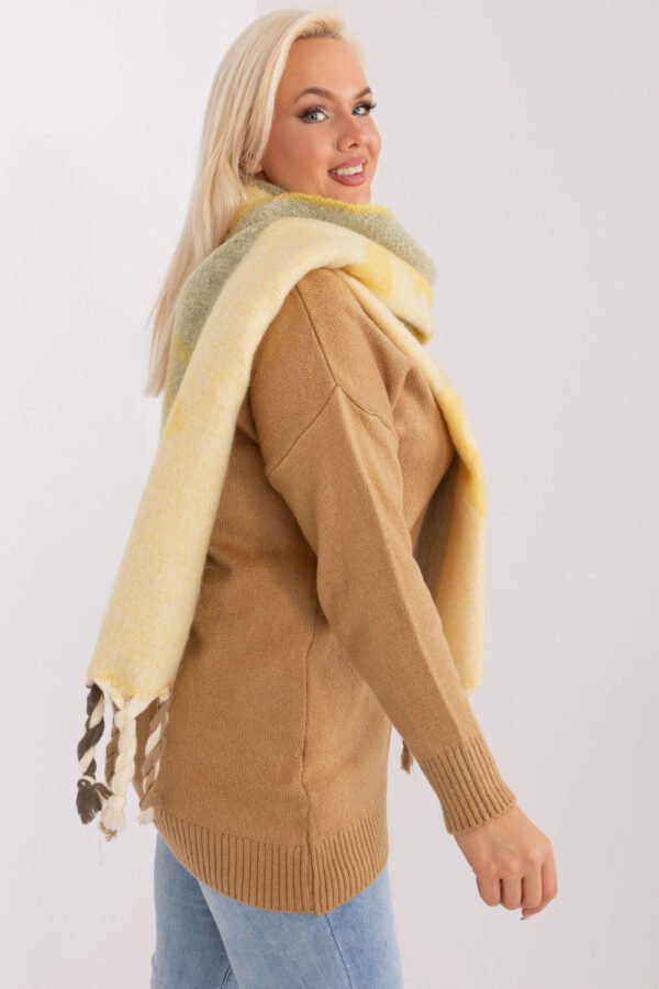 Shawl model 190554 AT